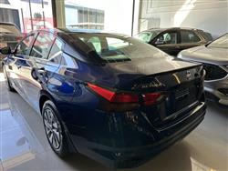 نيسان ألتيما